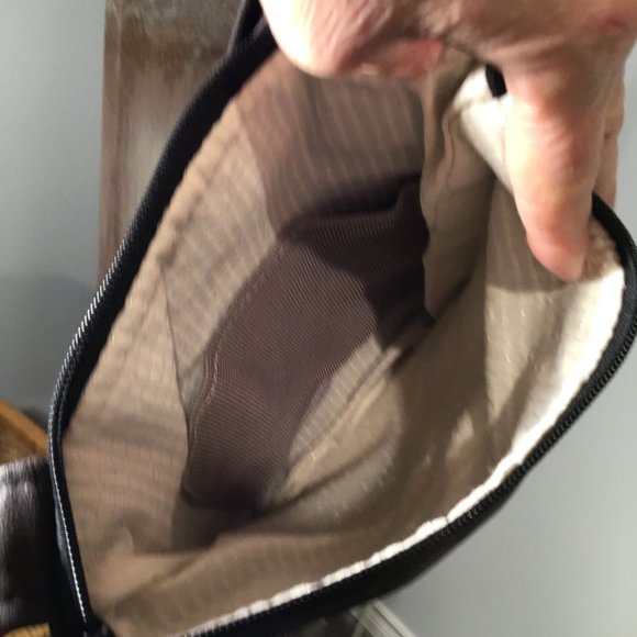 Zipster Vegan Leather Cross-Body Purse - Picture 8 of 11